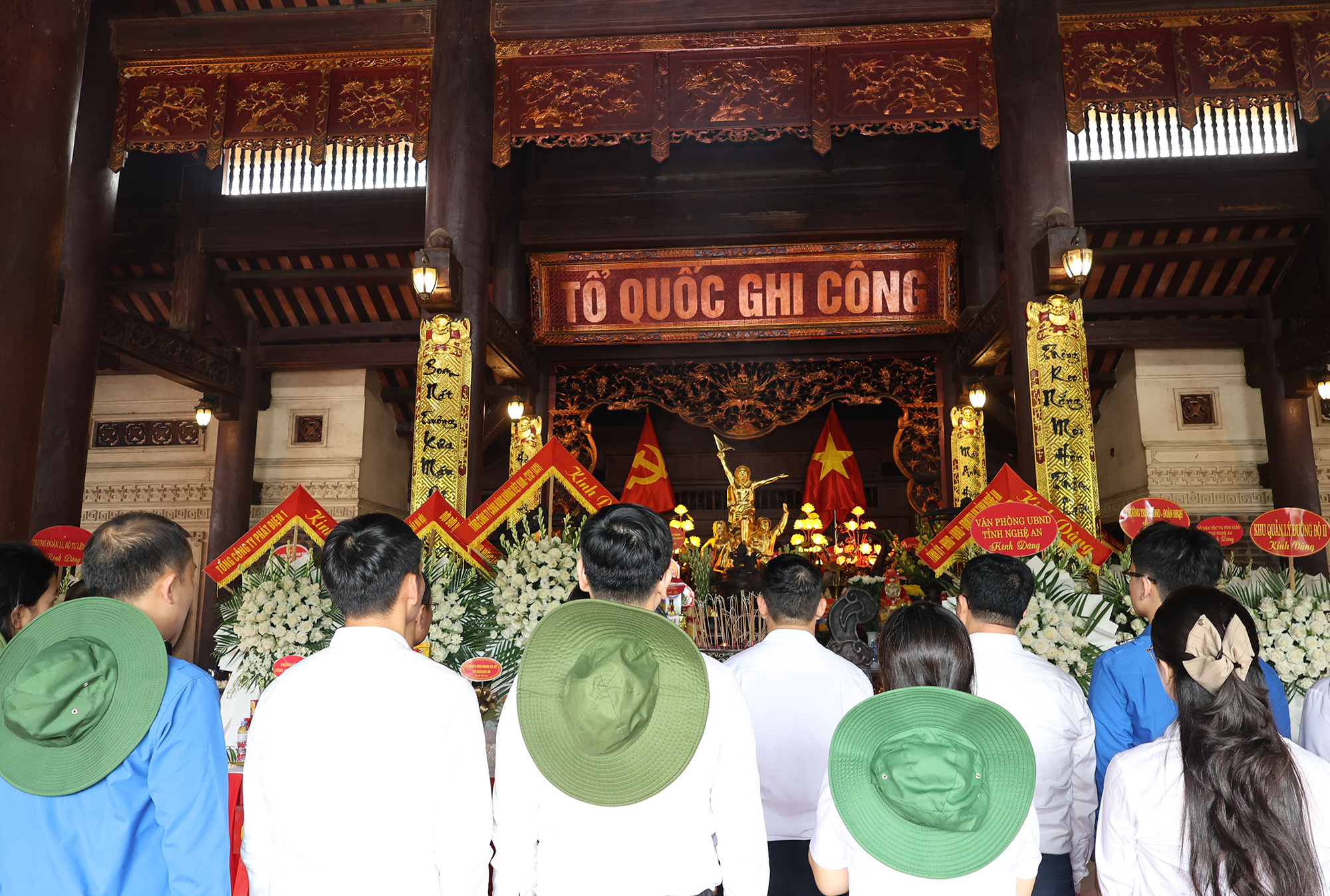 Anh-tin-bai